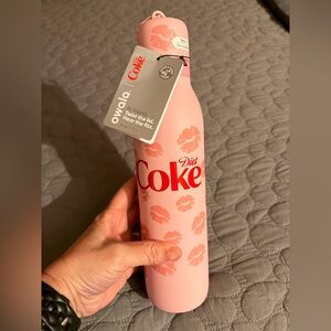 Owala Diet Coke 24oz Stainless Free Sip Twist Kisses Pink Bottle